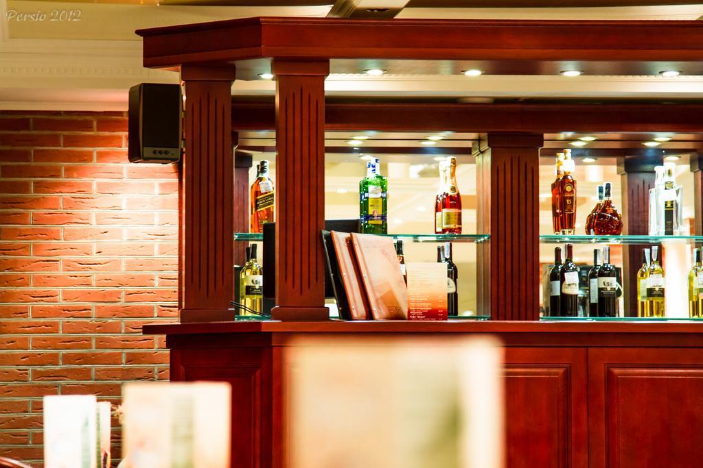 Optima Deluxe Kryvyi Rih Hotell Exteriör bild