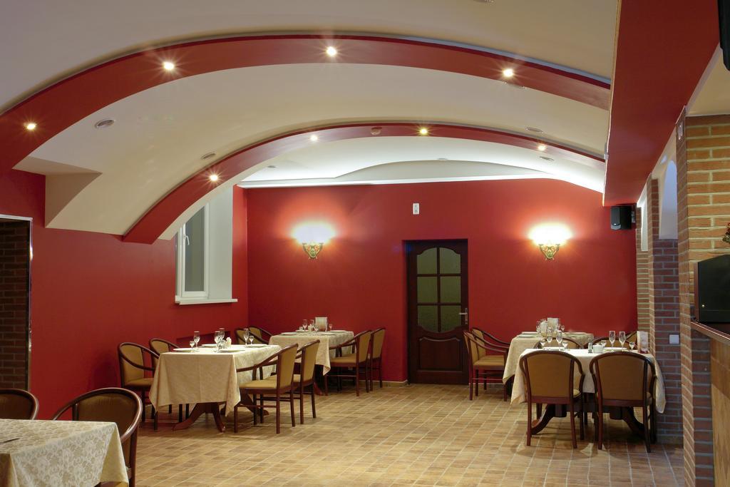 Optima Deluxe Kryvyi Rih Hotell Exteriör bild