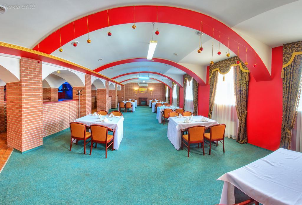 Optima Deluxe Kryvyi Rih Hotell Exteriör bild