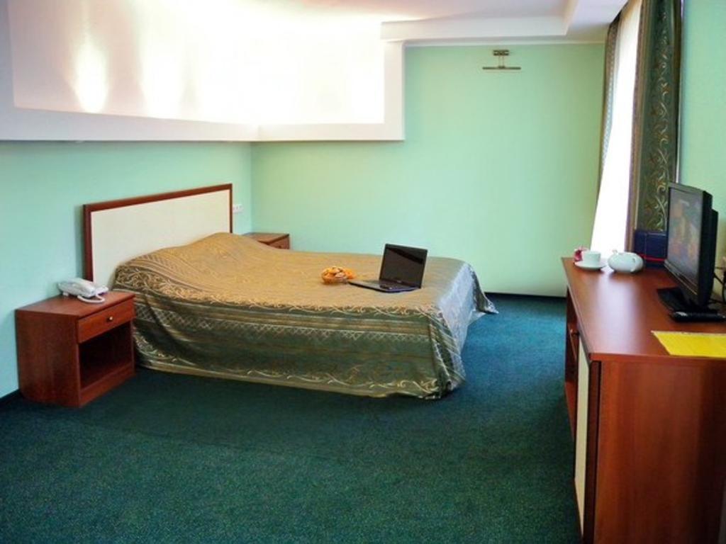 Optima Deluxe Kryvyi Rih Hotell Exteriör bild