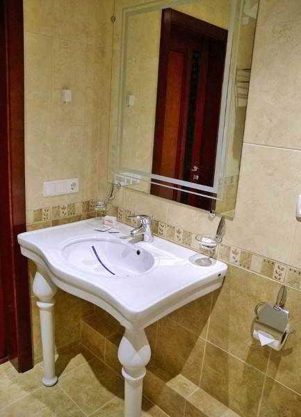 Optima Deluxe Kryvyi Rih Hotell Exteriör bild