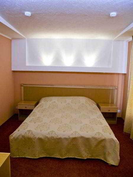 Optima Deluxe Kryvyi Rih Hotell Exteriör bild